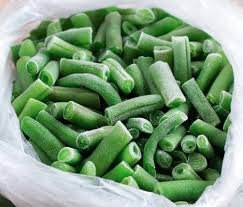 Vibrant IQF frozen cut green beans.